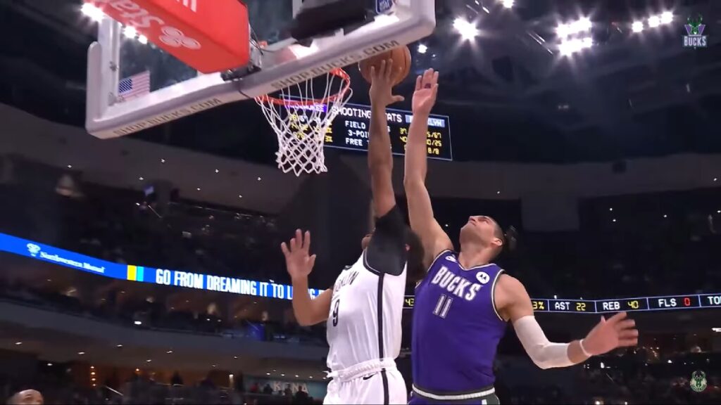Brook Lopez blocks