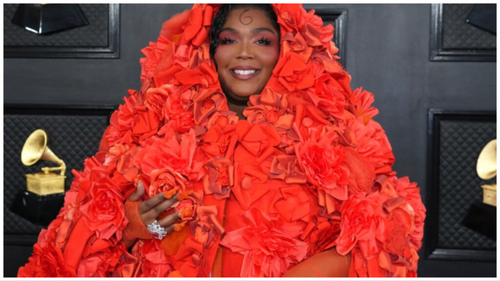 Lizzo performed with drag artists