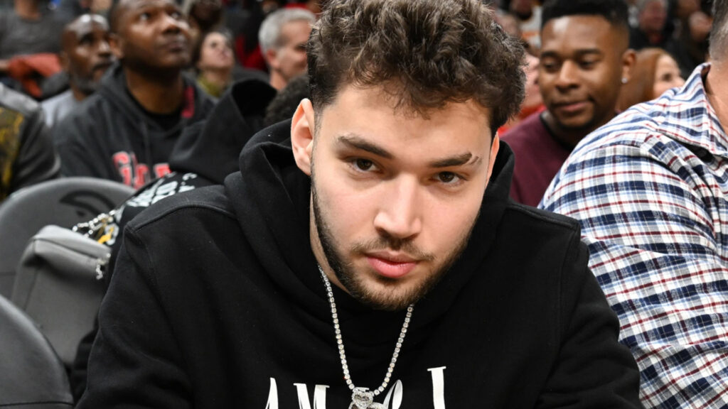 Twitch Adin Ross streamer hands out $70000 cash Easter party