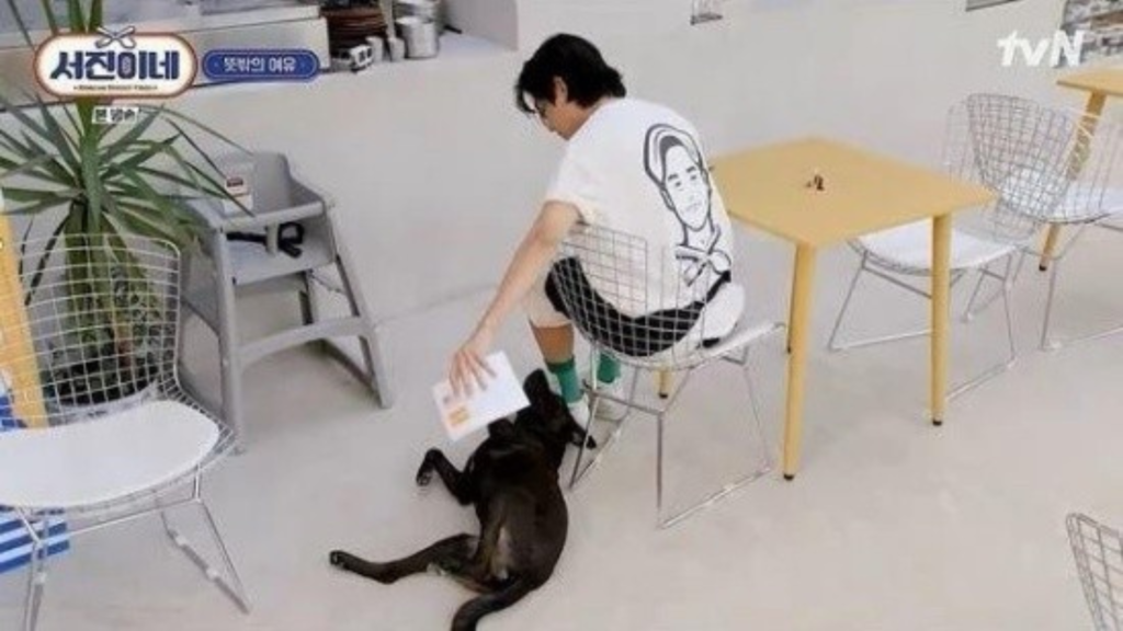 Kim Taehyung with Perro