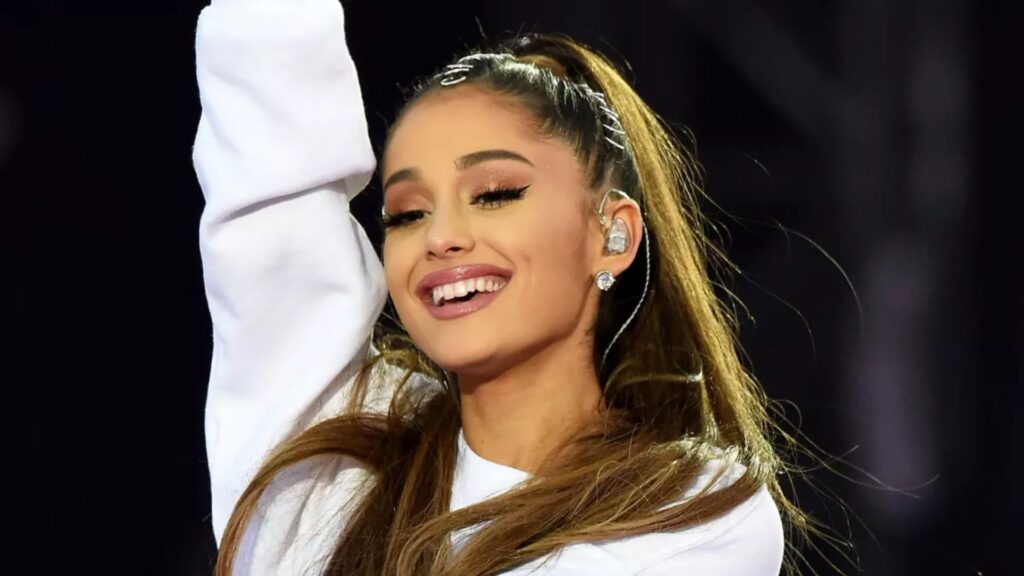 Ariana Grande Instagram post archive 4000
