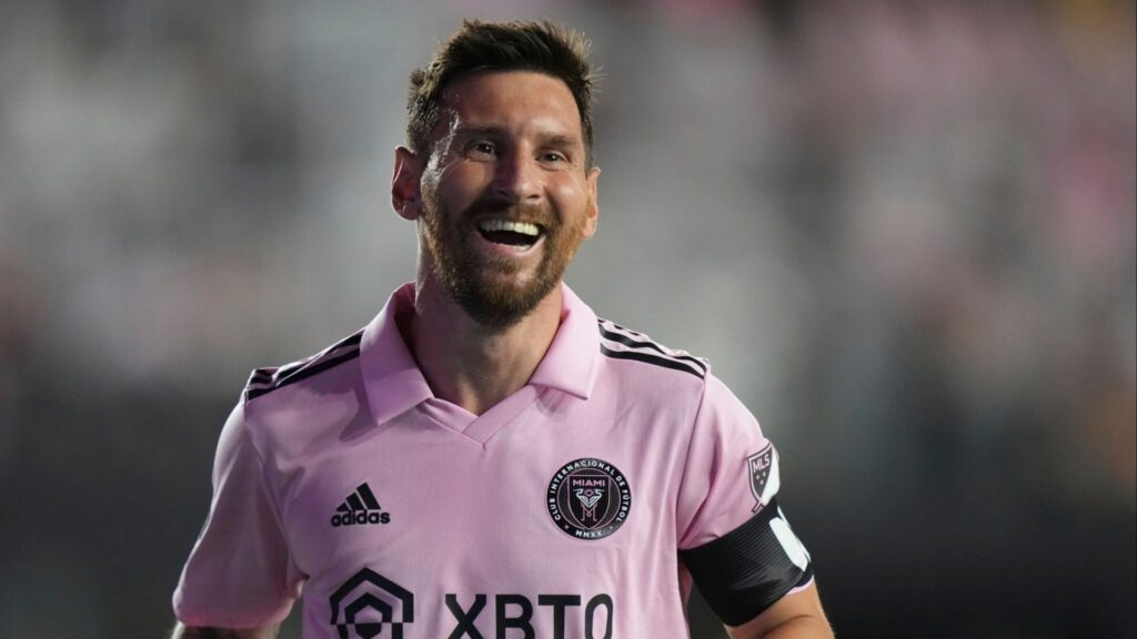 Lionel Messi smile count