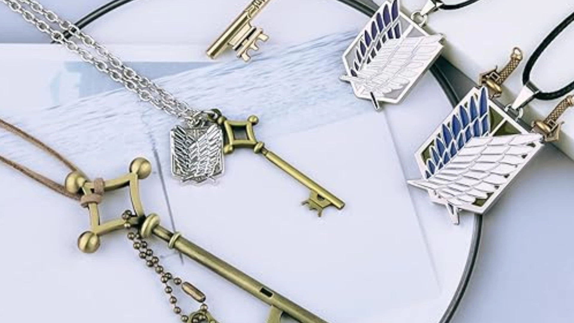Wiazhu Eren Jaeger Wings of Freedom and Key Pendant