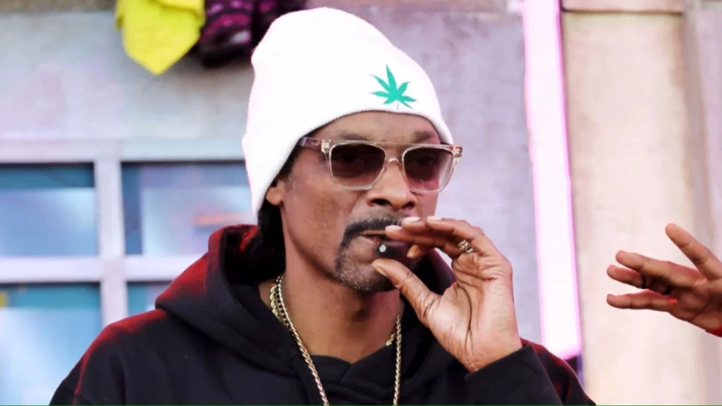 Snoop Dogg smoking