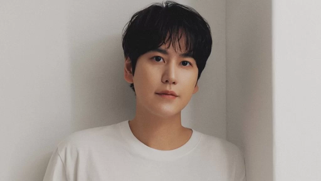 Super Junior KyuHyun saves actor from Knife attack