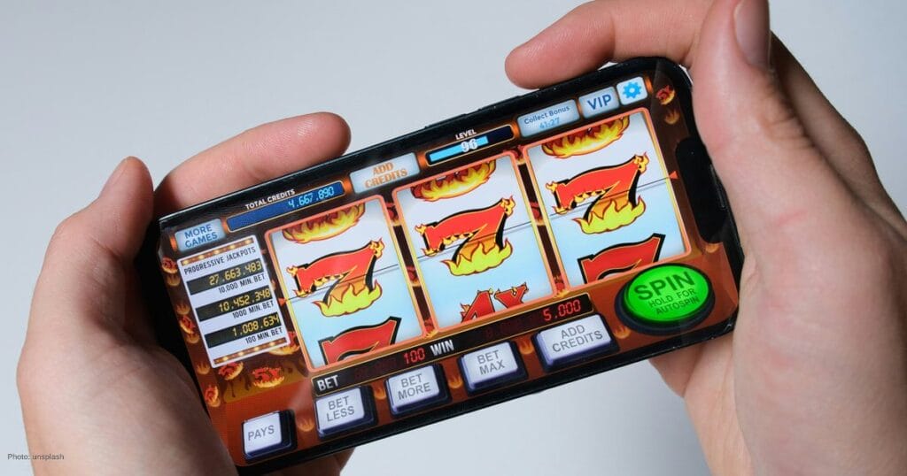 Breaking the spin: mandatory play breaks may influence online gambling behaviour